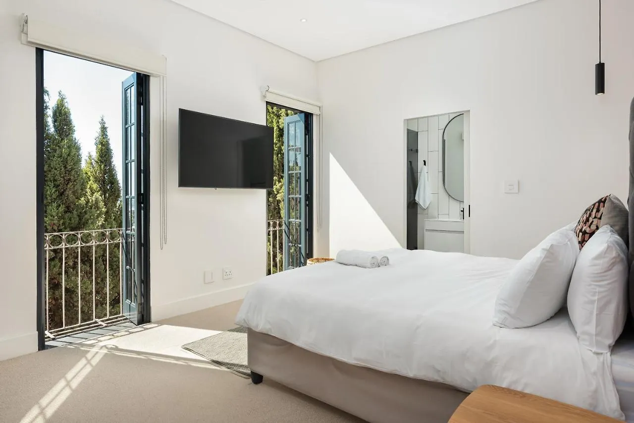 Modern Apartment In De Waterkant L Private Rooftop Cape Town