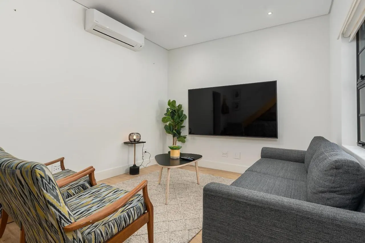 Modern Apartment In De Waterkant L Private Rooftop Cape Town
