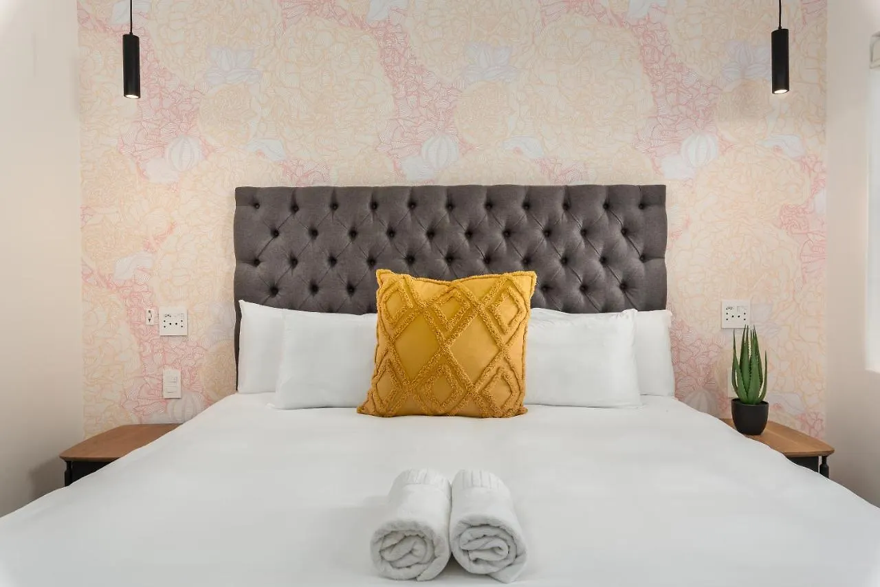 Modern Apartment In De Waterkant L Private Rooftop Cape Town 0*,